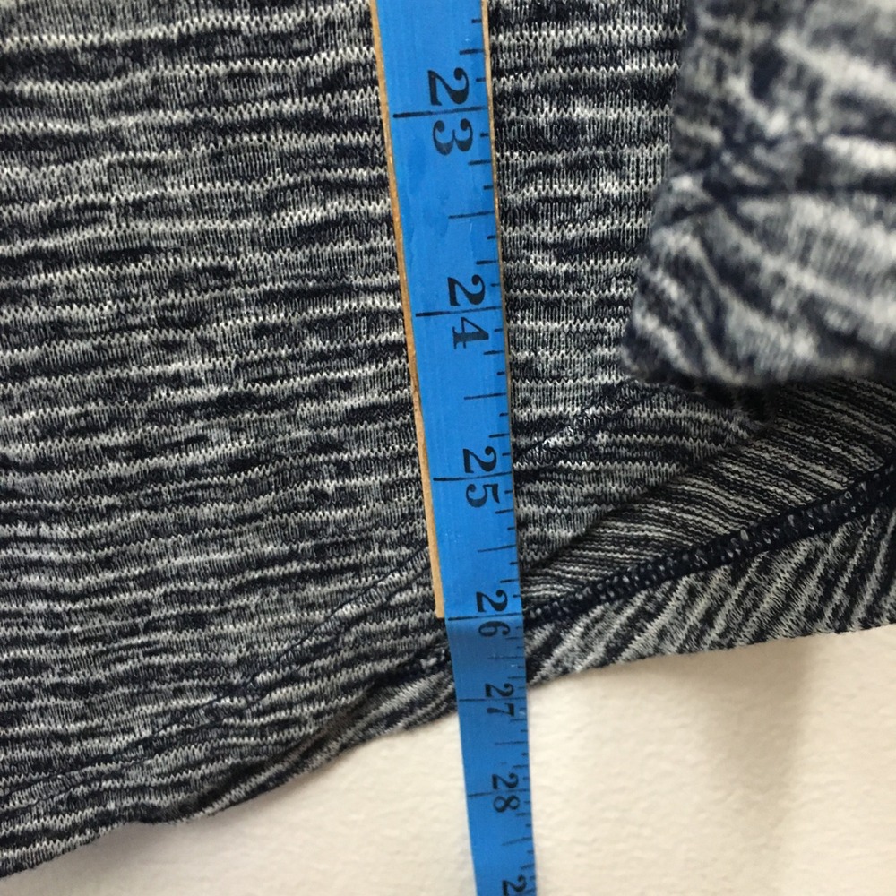 Athleta Space Dye Back Cutout Long Sleeve Top Medium Gray Athleisure Yoga Casual - Picture 13 of 14